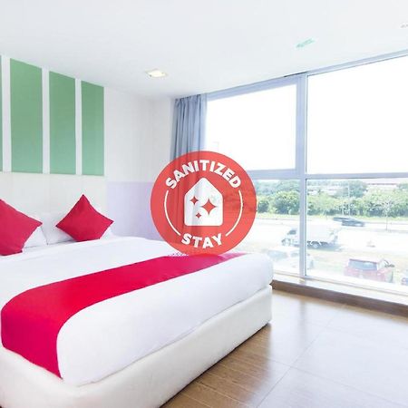 Oyo 419 City Boutique Hotel Банги Экстерьер фото