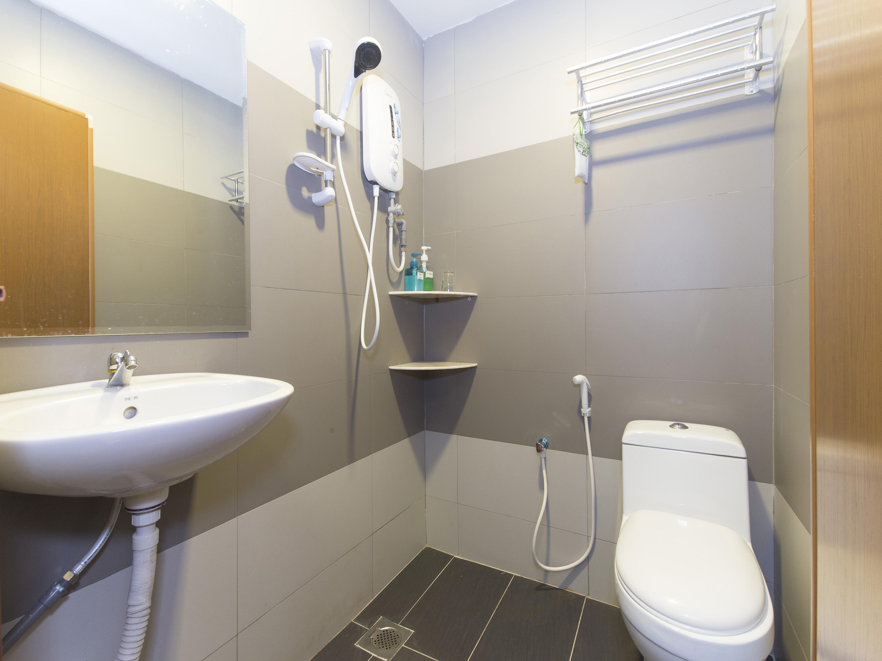 Oyo 419 City Boutique Hotel Банги Экстерьер фото
