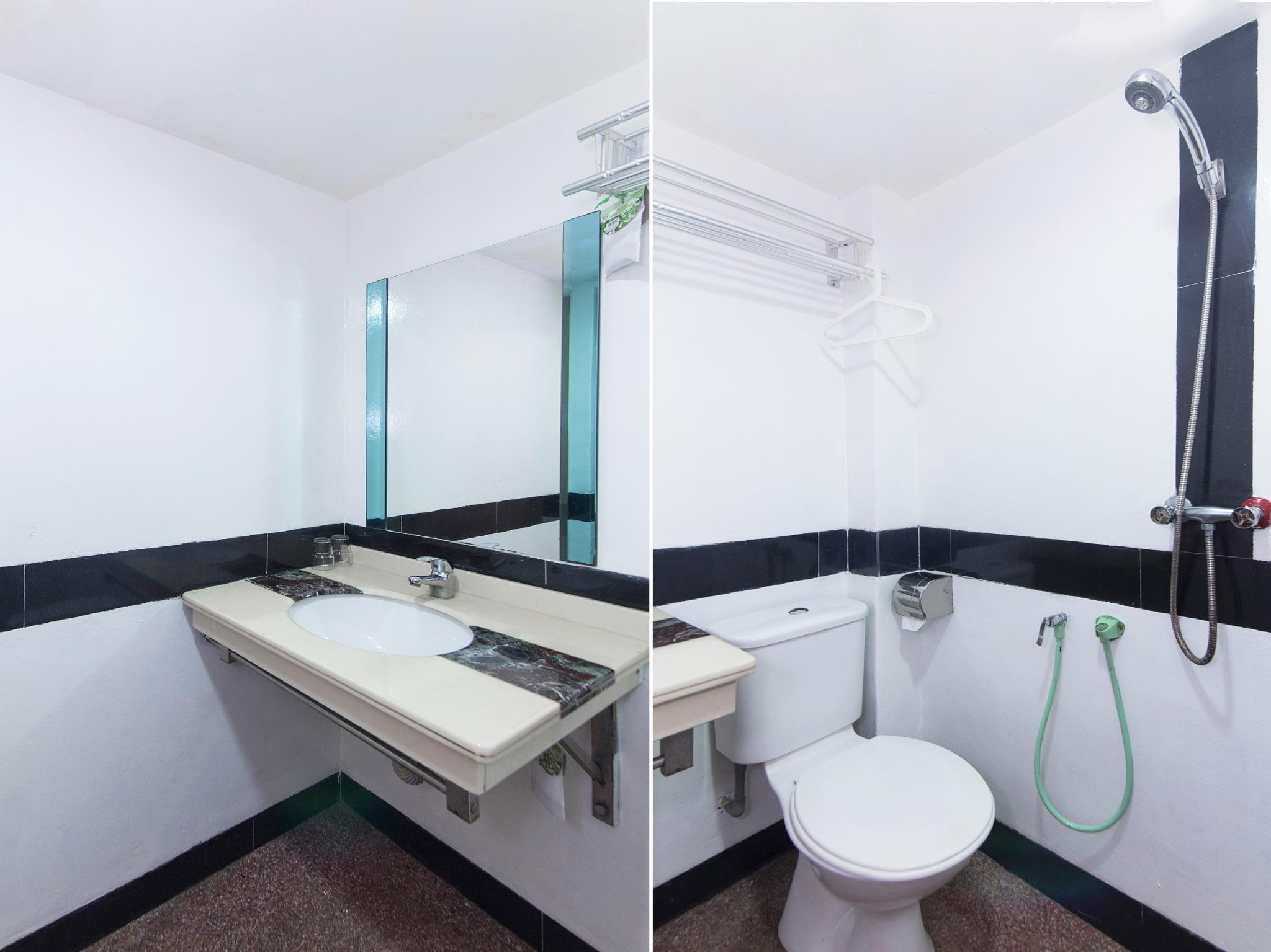 Oyo 419 City Boutique Hotel Банги Экстерьер фото