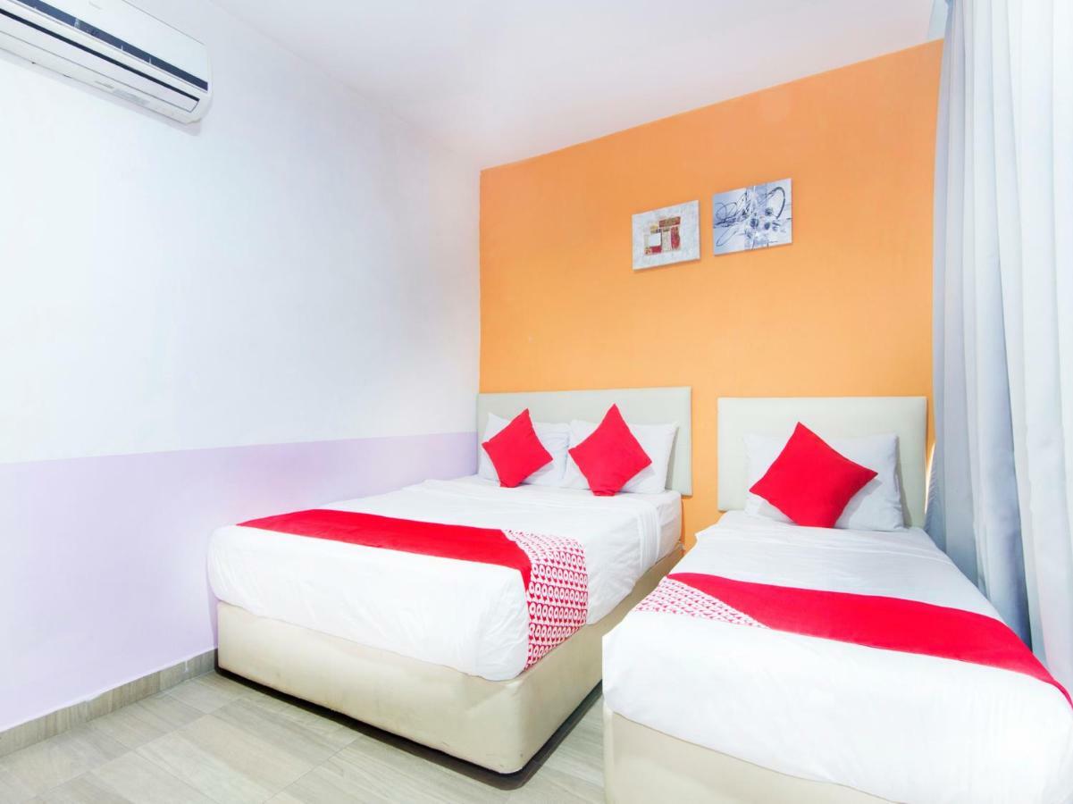 Oyo 419 City Boutique Hotel Банги Экстерьер фото