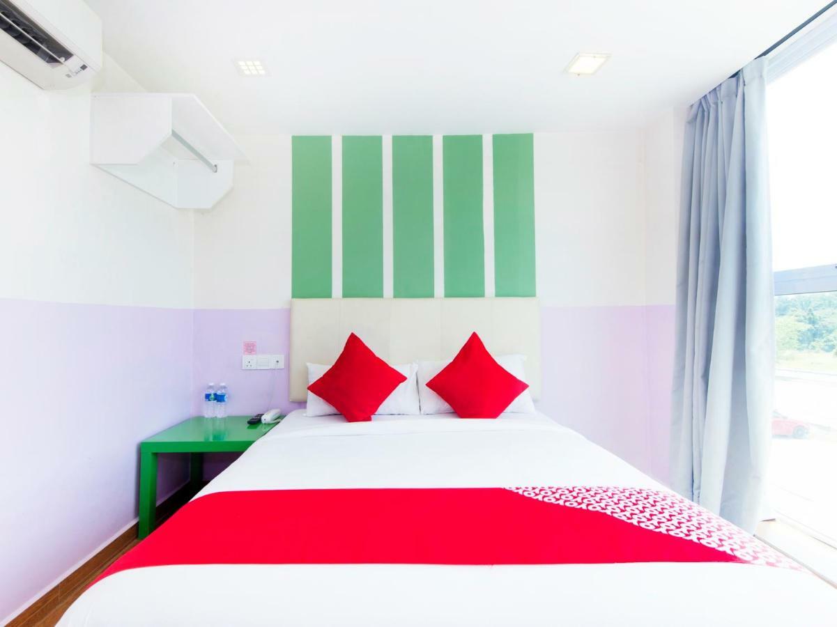 Oyo 419 City Boutique Hotel Банги Экстерьер фото