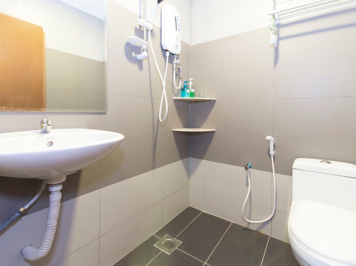 Oyo 419 City Boutique Hotel Банги Экстерьер фото