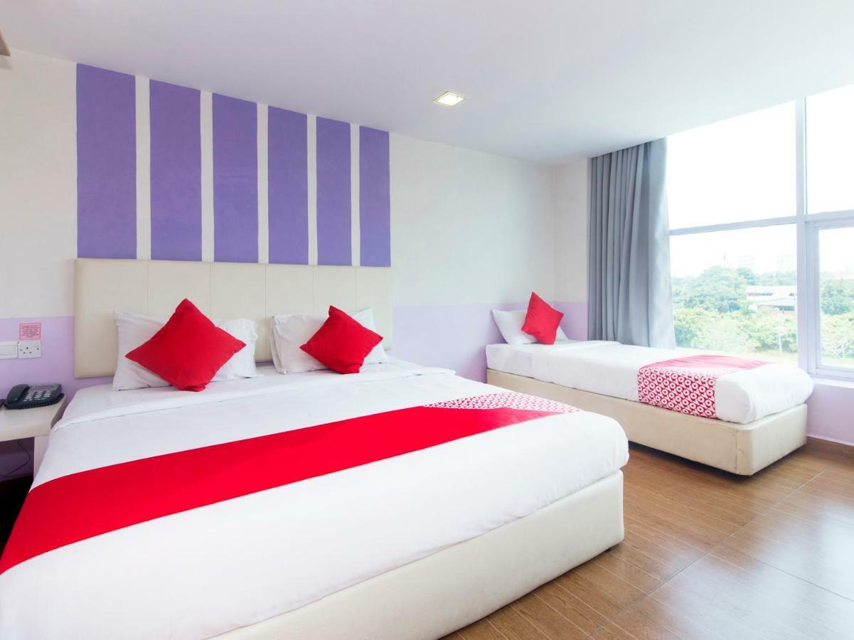 Oyo 419 City Boutique Hotel Банги Экстерьер фото
