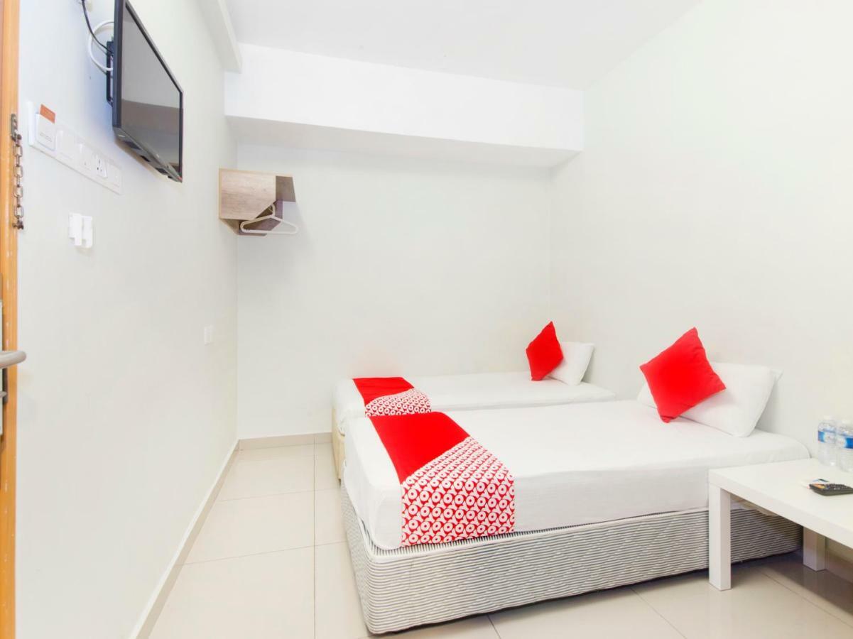 Oyo 419 City Boutique Hotel Банги Экстерьер фото