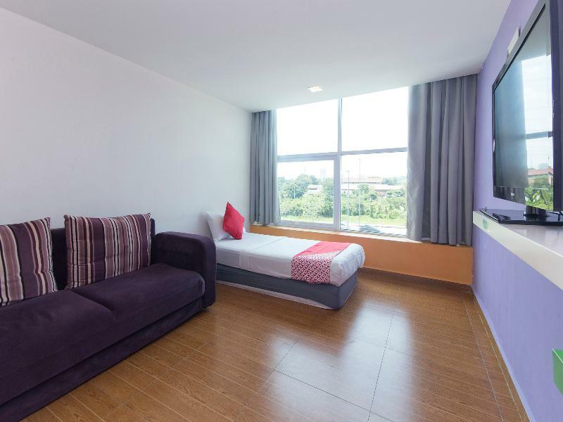 Oyo 419 City Boutique Hotel Банги Экстерьер фото