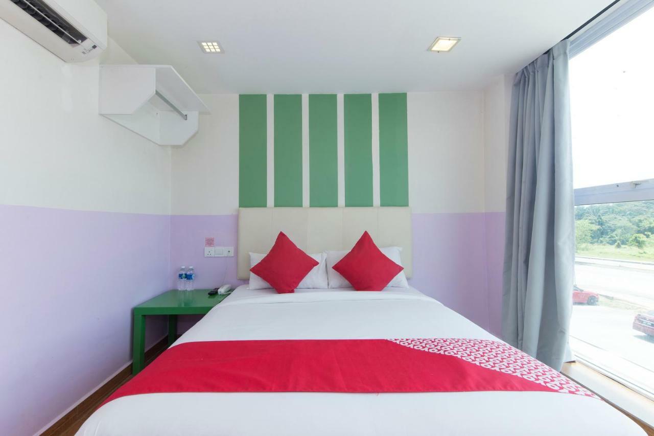 Oyo 419 City Boutique Hotel Банги Экстерьер фото